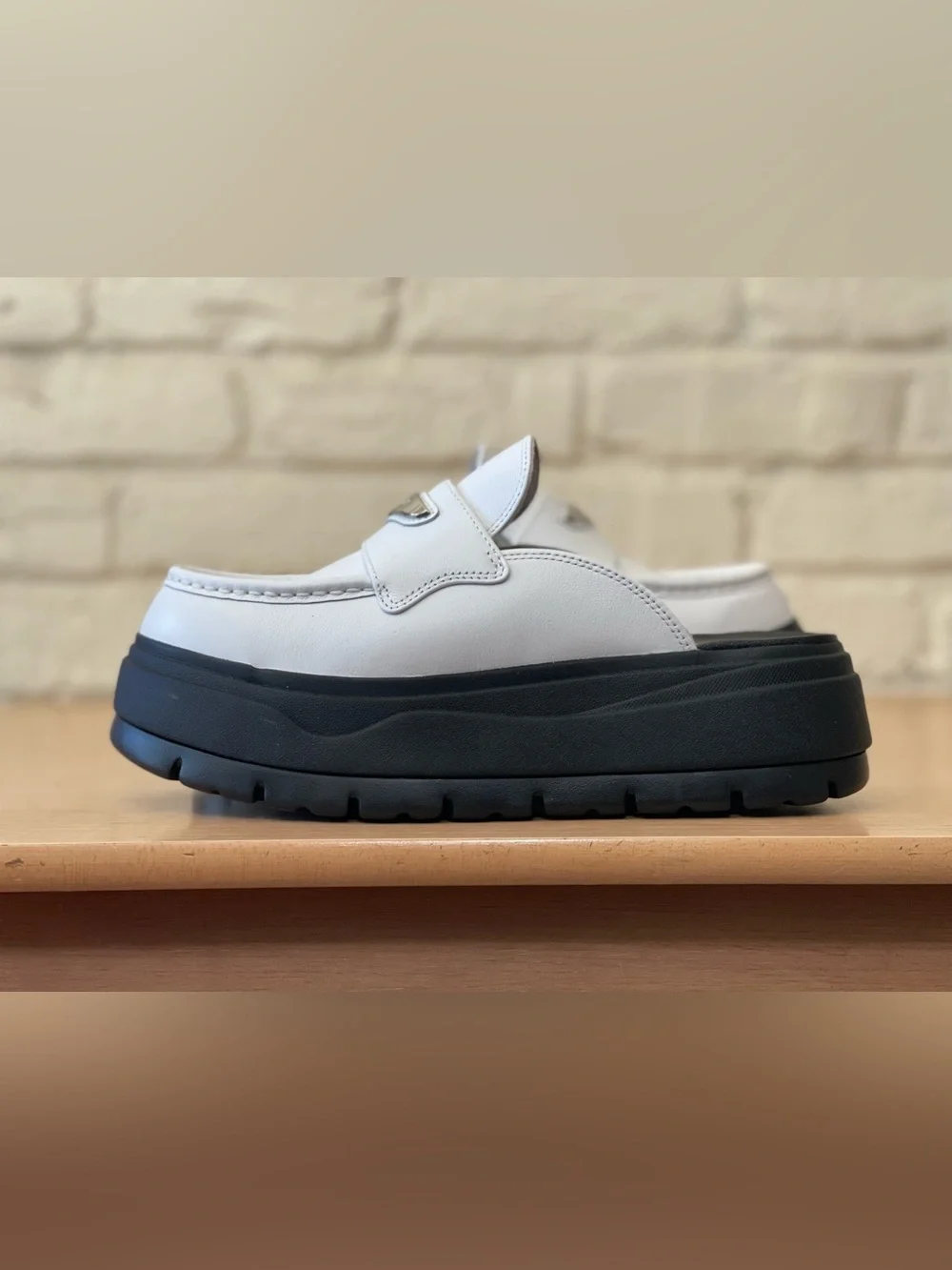Nike Air Jordan Mule White Black Silver HJ4292-100 Women Sz 10 Slip-on Platform
